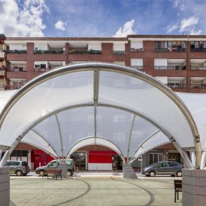 The membrane is made with a tensioned ETFE monolayer sheet system.